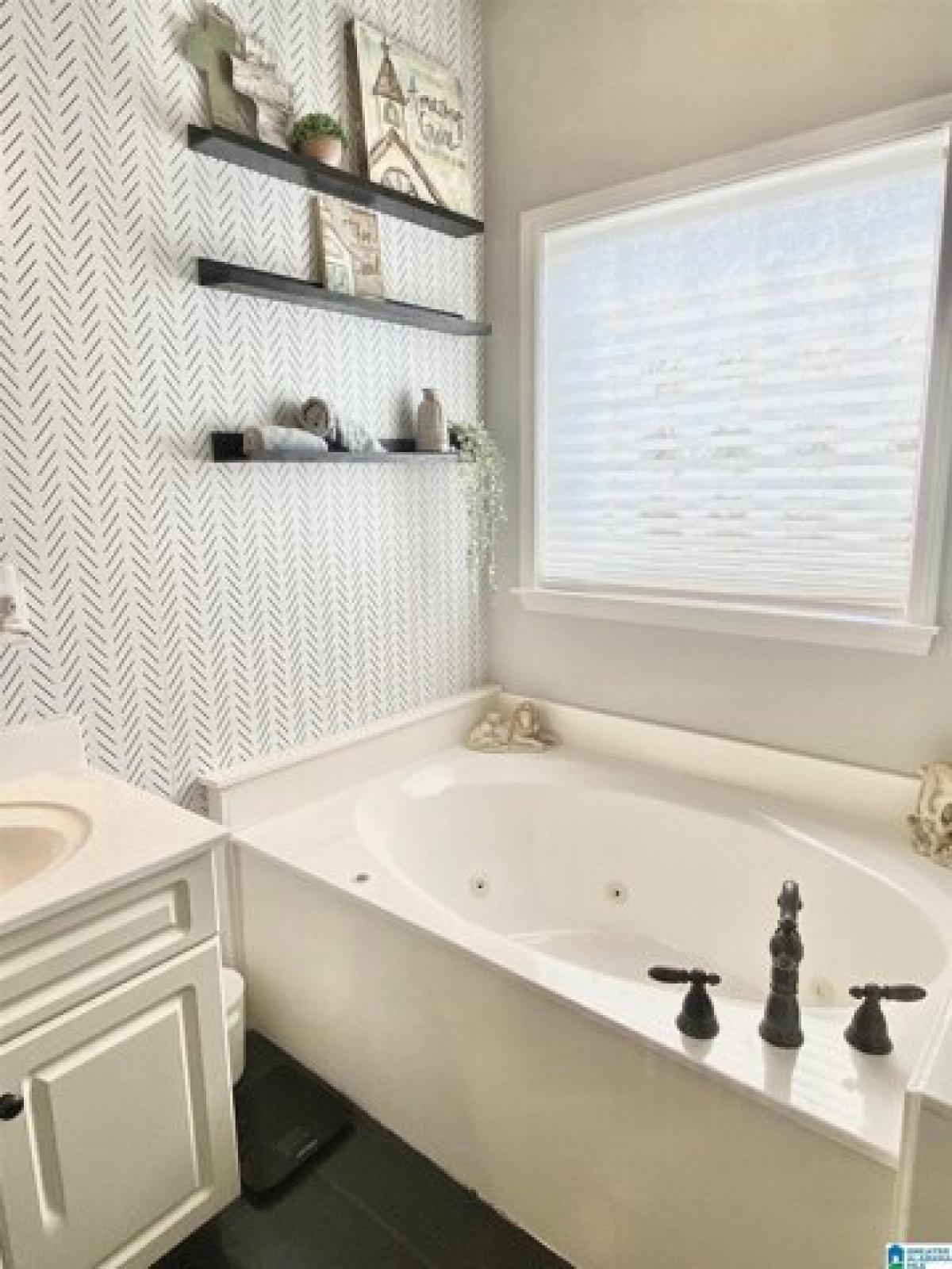 Picture of Home For Sale in Trussville, Alabama, United States