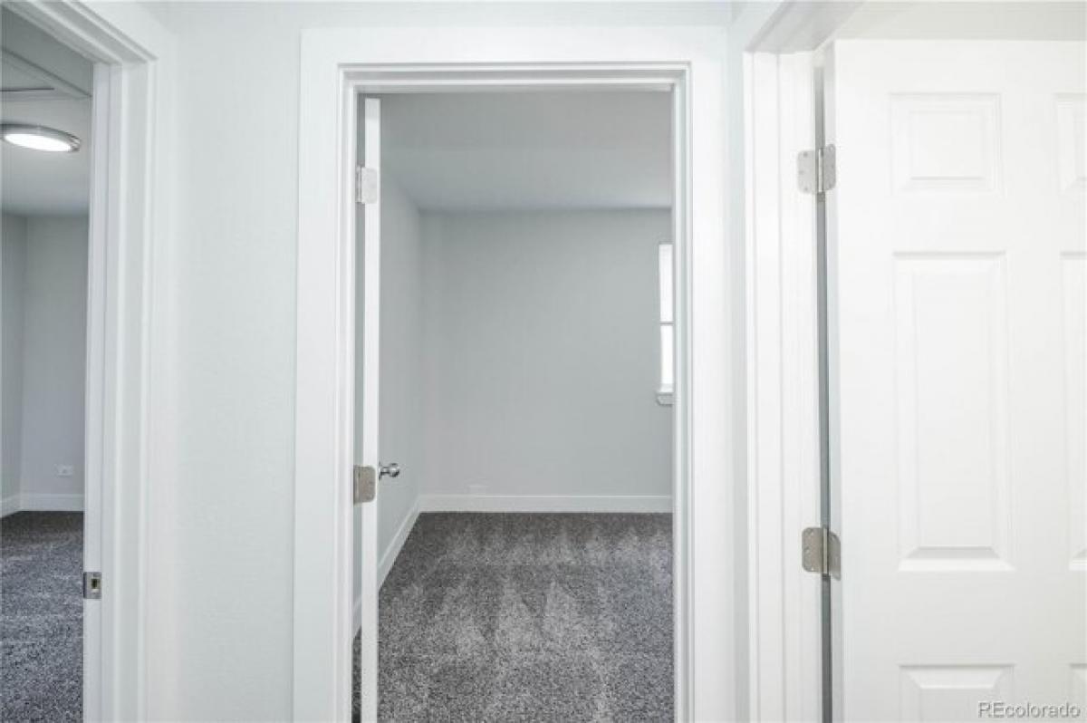 Picture of Home For Sale in Aurora, Colorado, United States