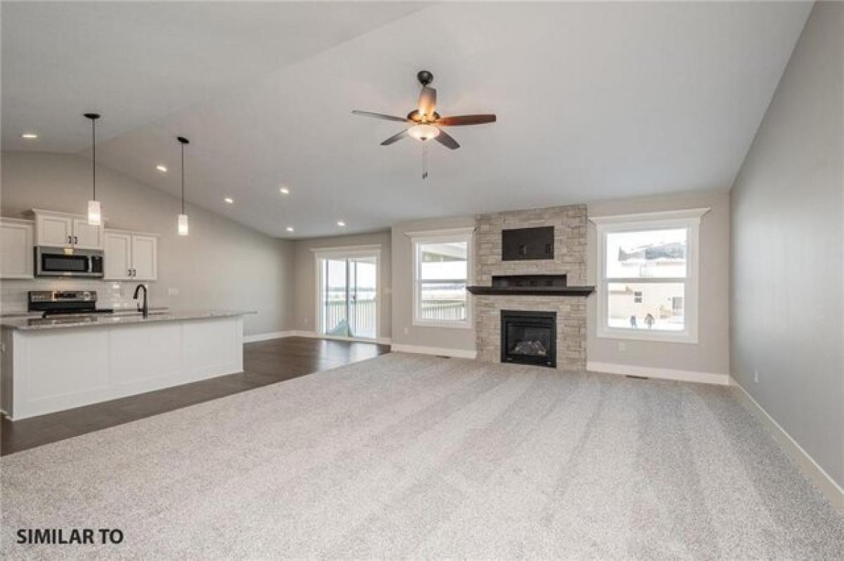 Picture of Home For Sale in Waukee, Iowa, United States