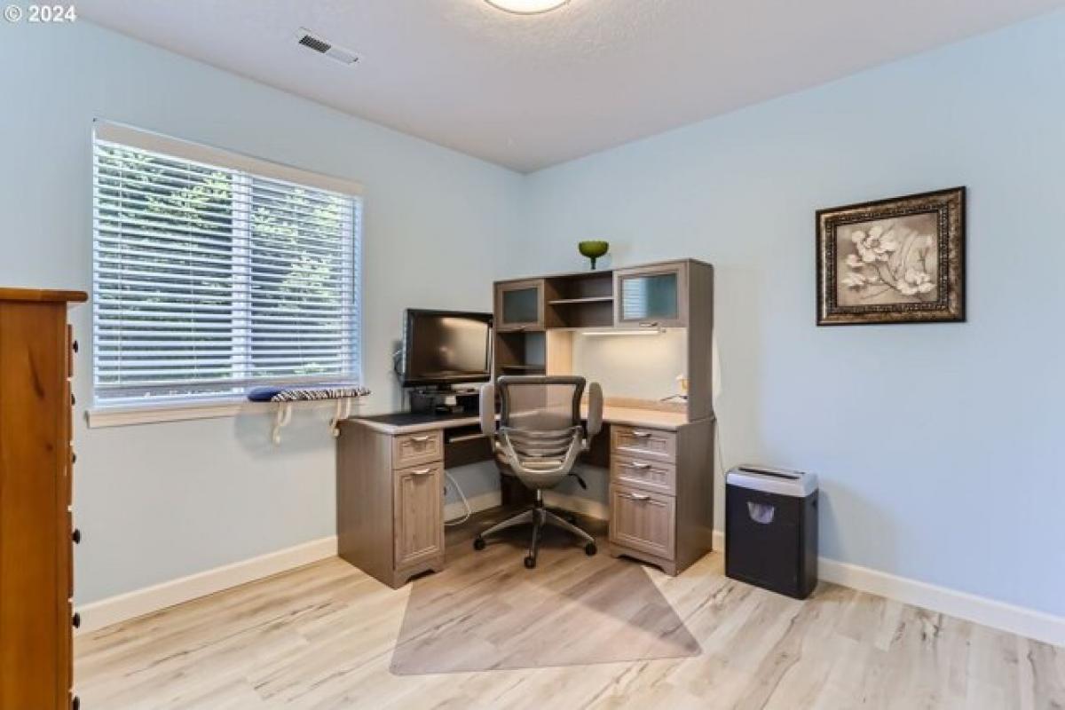 Picture of Home For Sale in Hillsboro, Oregon, United States