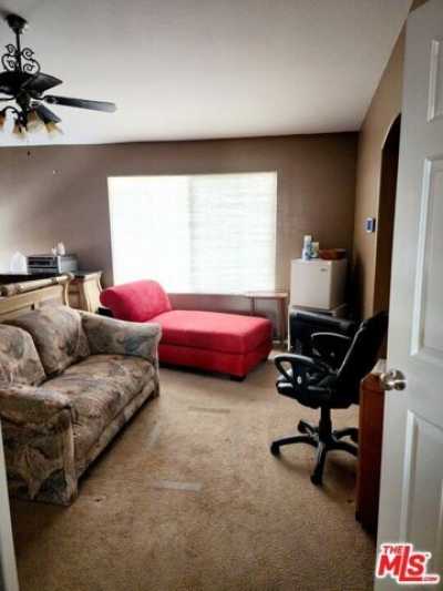 Home For Sale in Victorville, California