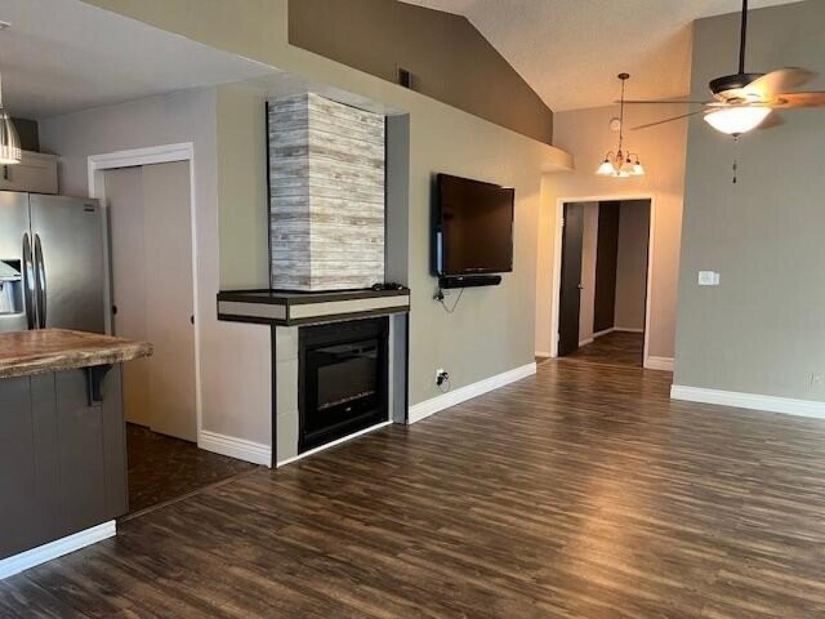 Picture of Home For Sale in Visalia, California, United States