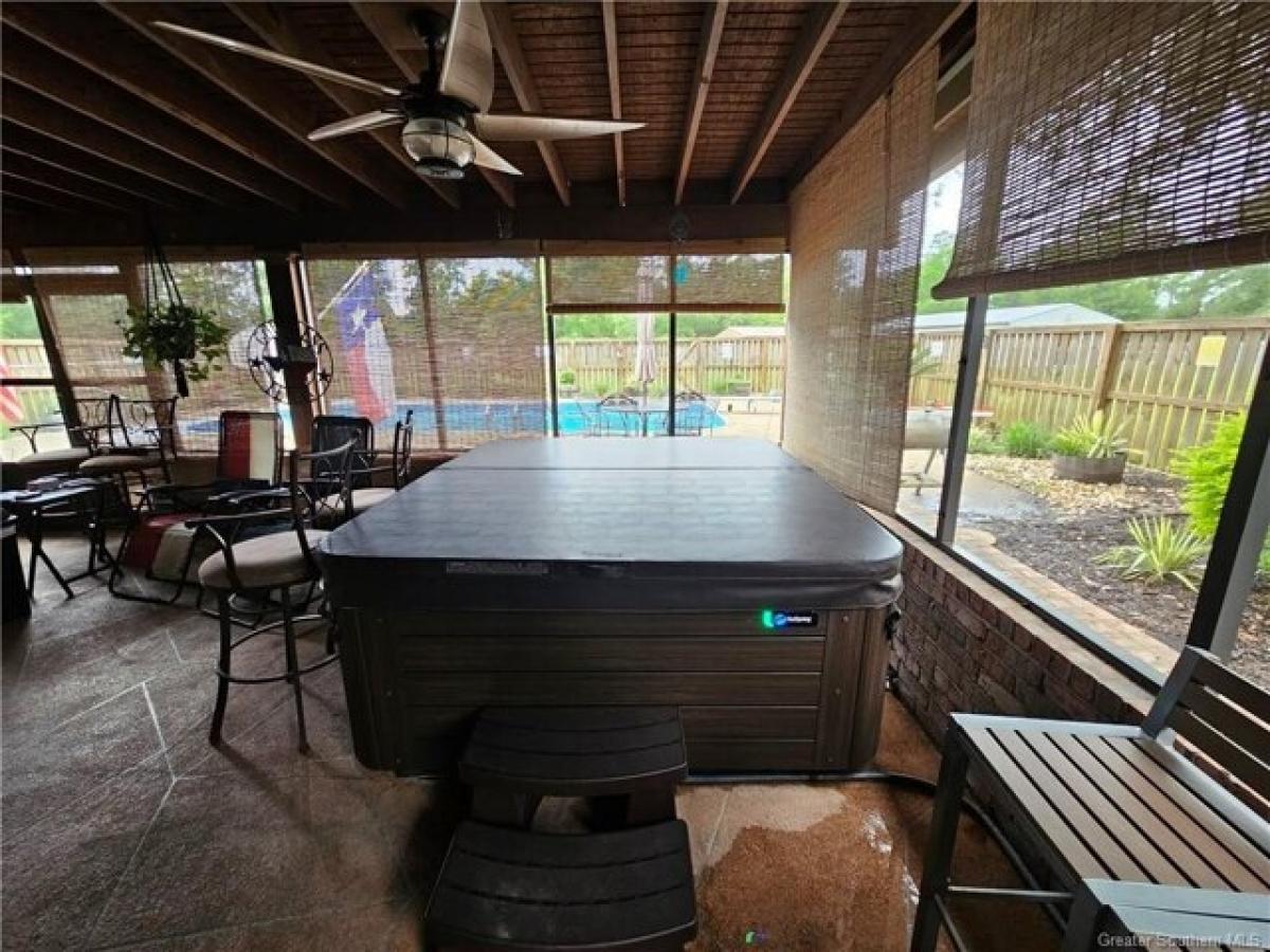 Picture of Home For Sale in Lake Charles, Louisiana, United States