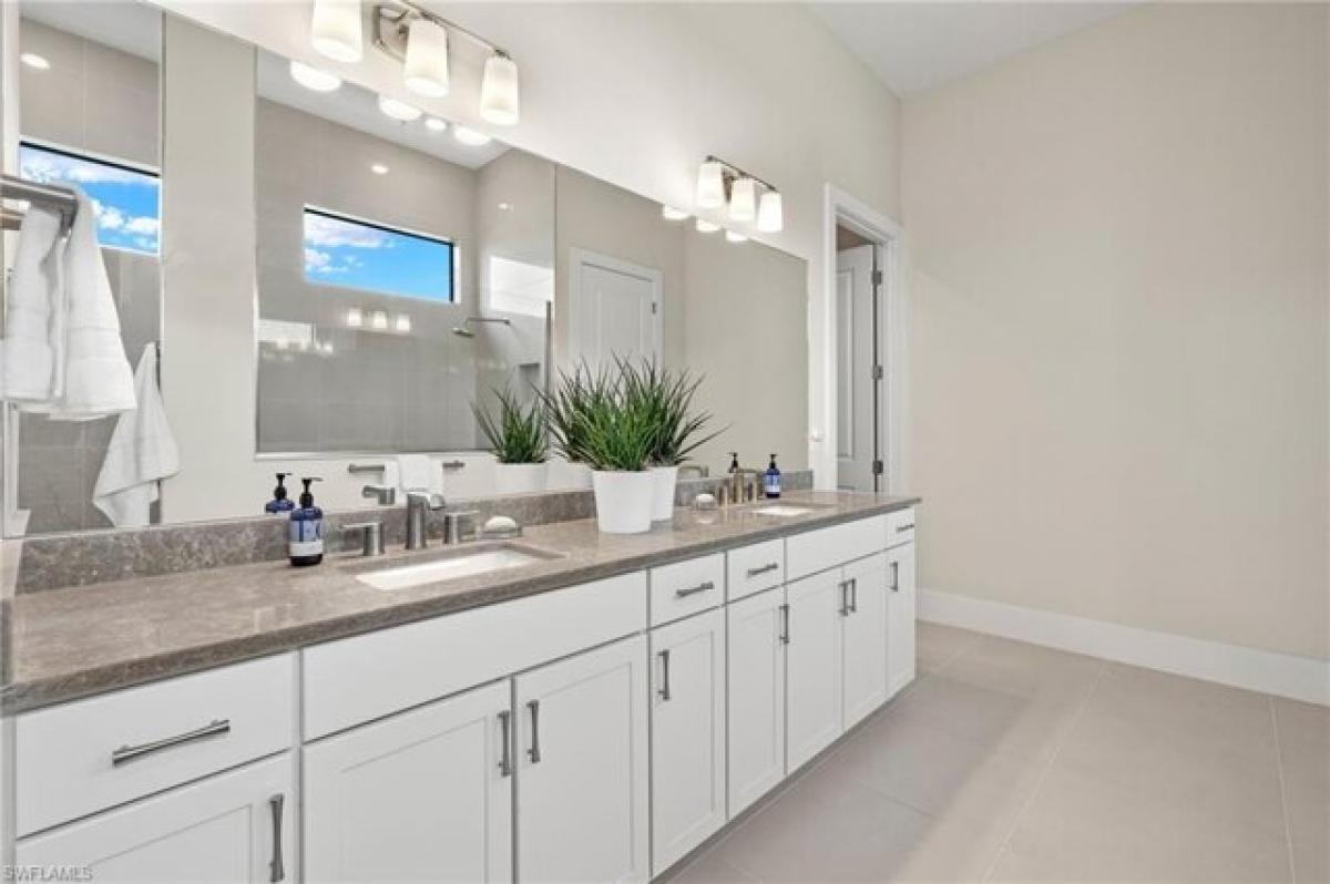 Picture of Home For Sale in Estero, Florida, United States