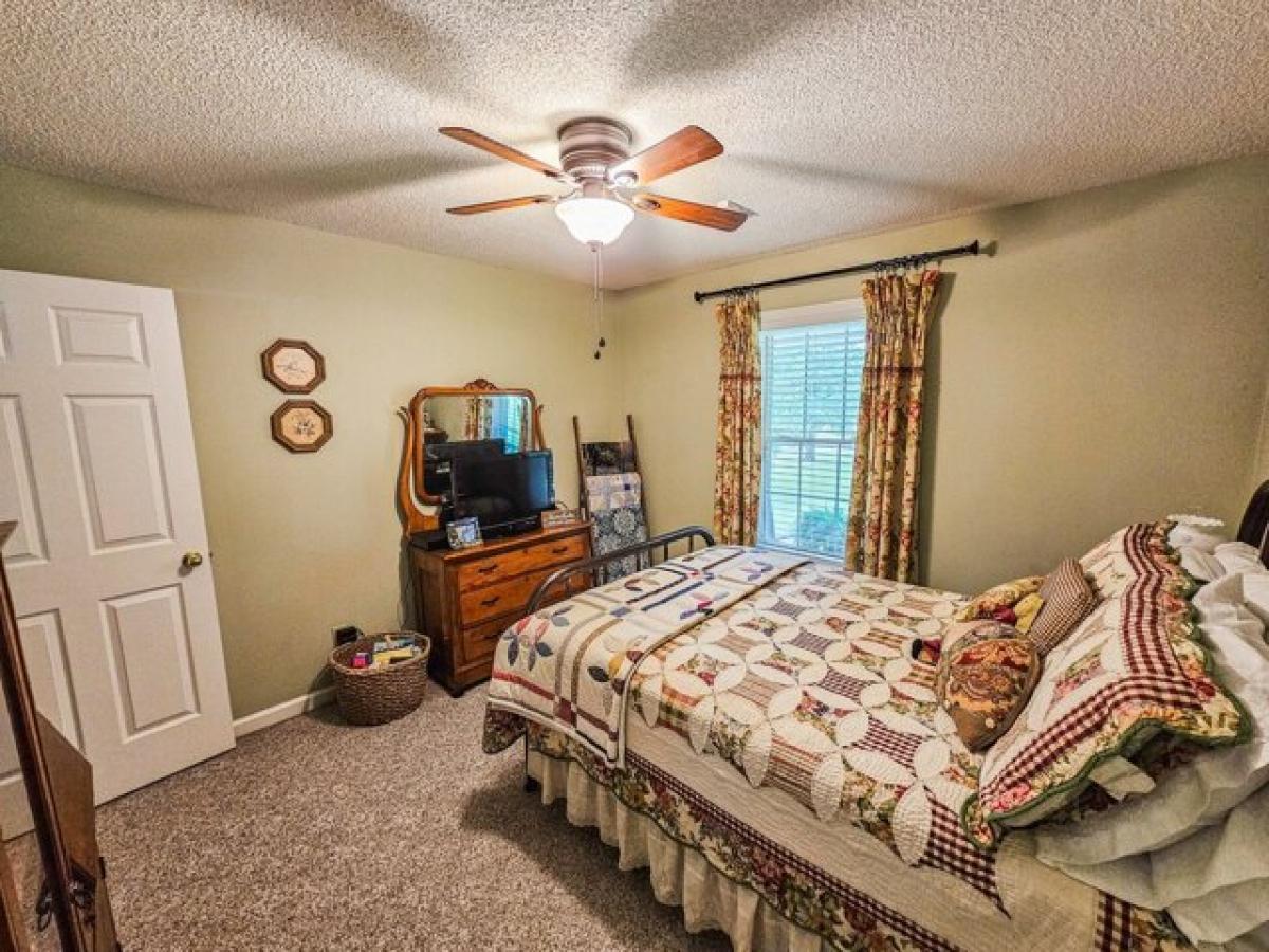 Picture of Home For Sale in Shelbyville, Tennessee, United States