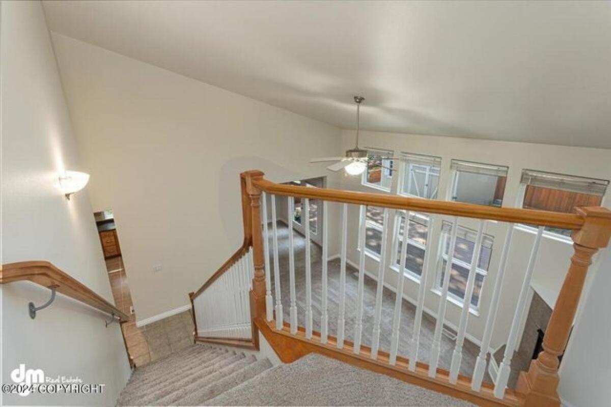 Picture of Home For Sale in Eagle River, Alaska, United States