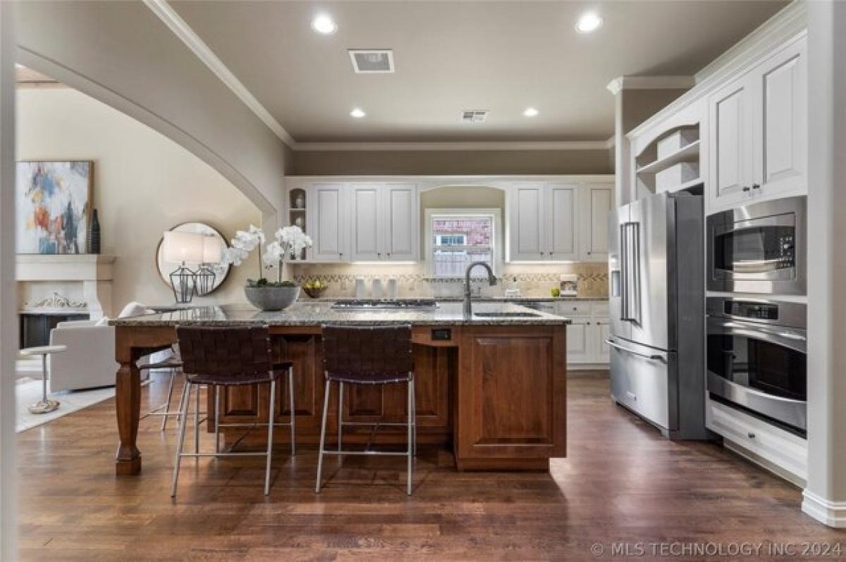 Picture of Home For Sale in Tulsa, Oklahoma, United States