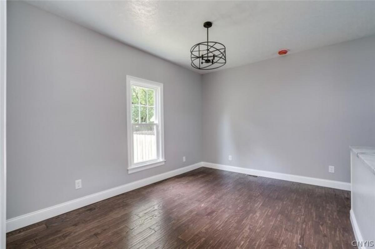 Picture of Home For Sale in Watertown, New York, United States