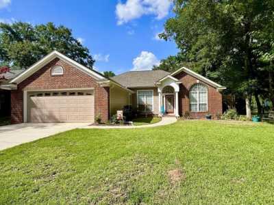 Home For Sale in Tallahassee, Florida