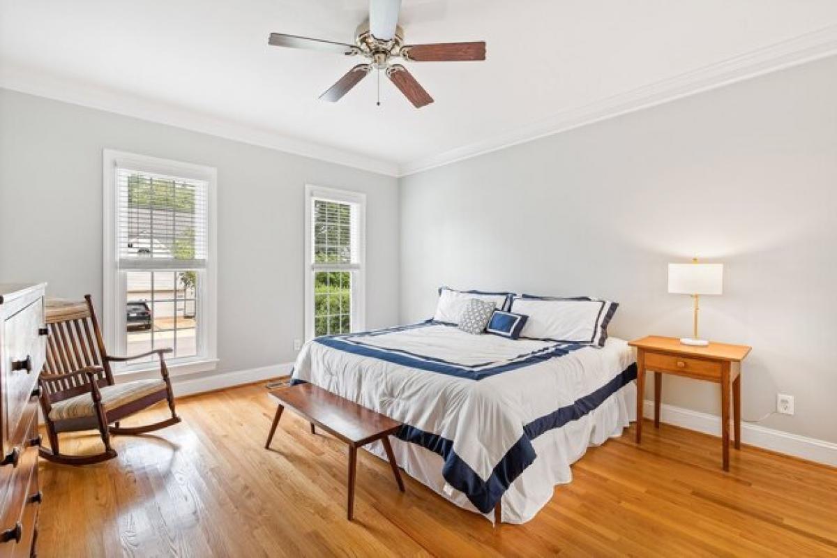 Picture of Home For Sale in Raleigh, North Carolina, United States