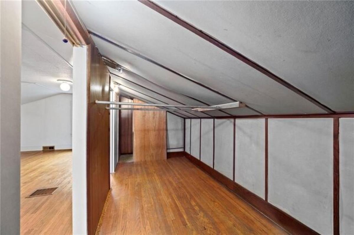 Picture of Home For Sale in Des Moines, Iowa, United States