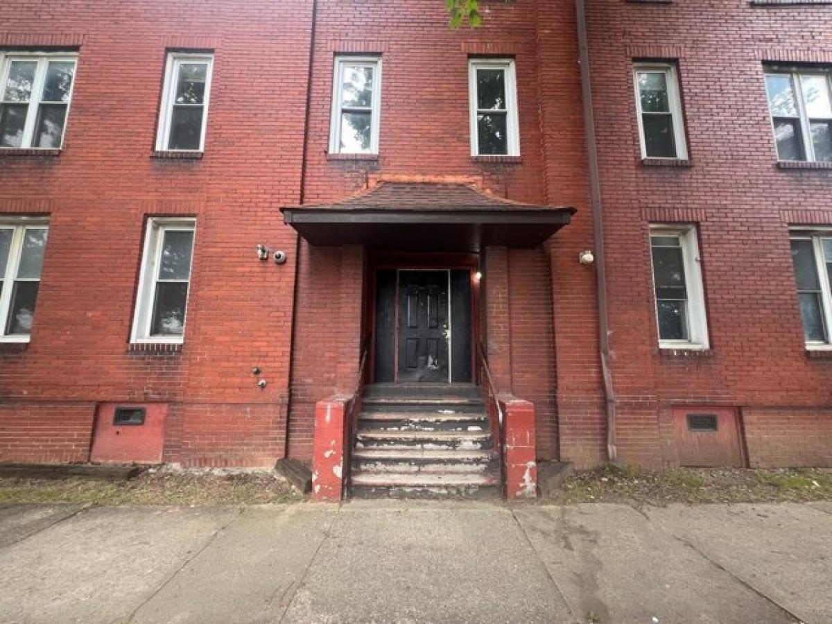 Picture of Home For Sale in Huntington, West Virginia, United States