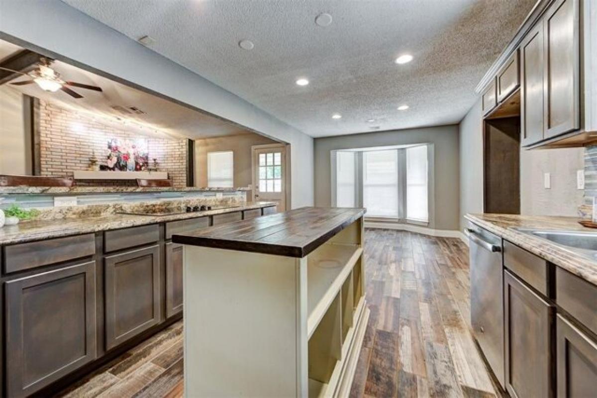 Picture of Home For Sale in Edmond, Oklahoma, United States