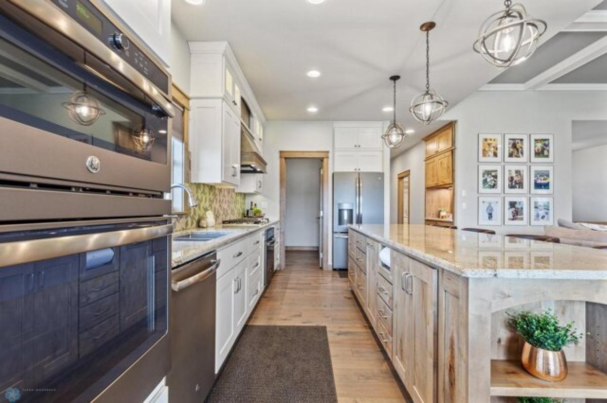 Picture of Home For Sale in West Fargo, North Dakota, United States