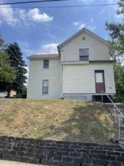 Home For Sale in New Castle, Pennsylvania