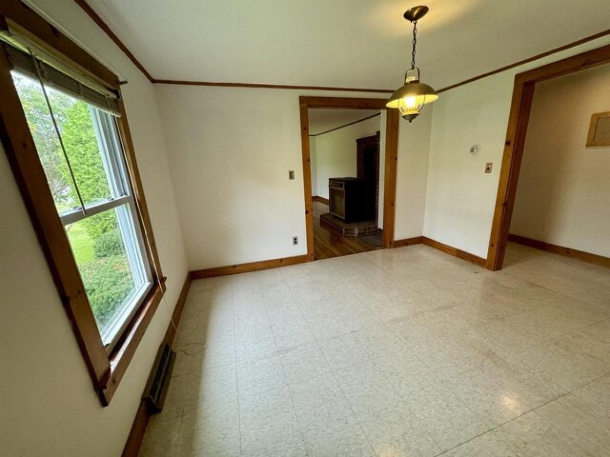 Picture of Home For Sale in Newbury, Vermont, United States