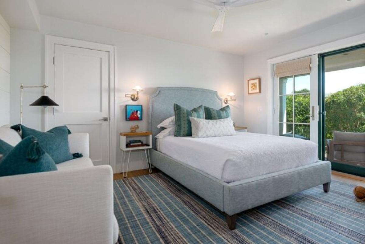 Picture of Home For Sale in Nantucket, Massachusetts, United States