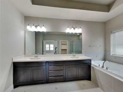 Home For Rent in Irving, Texas