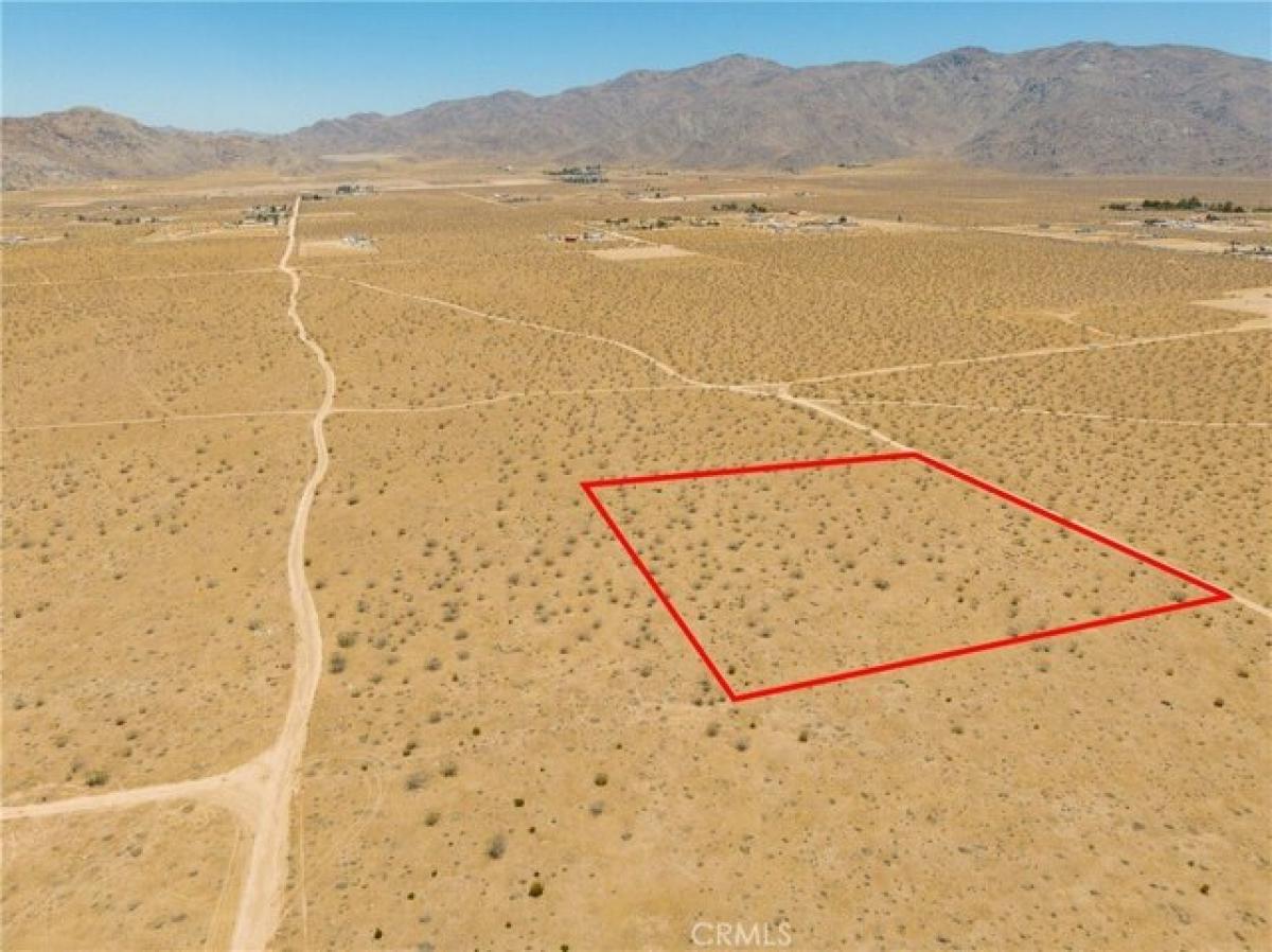Picture of Residential Land For Sale in Apple Valley, California, United States