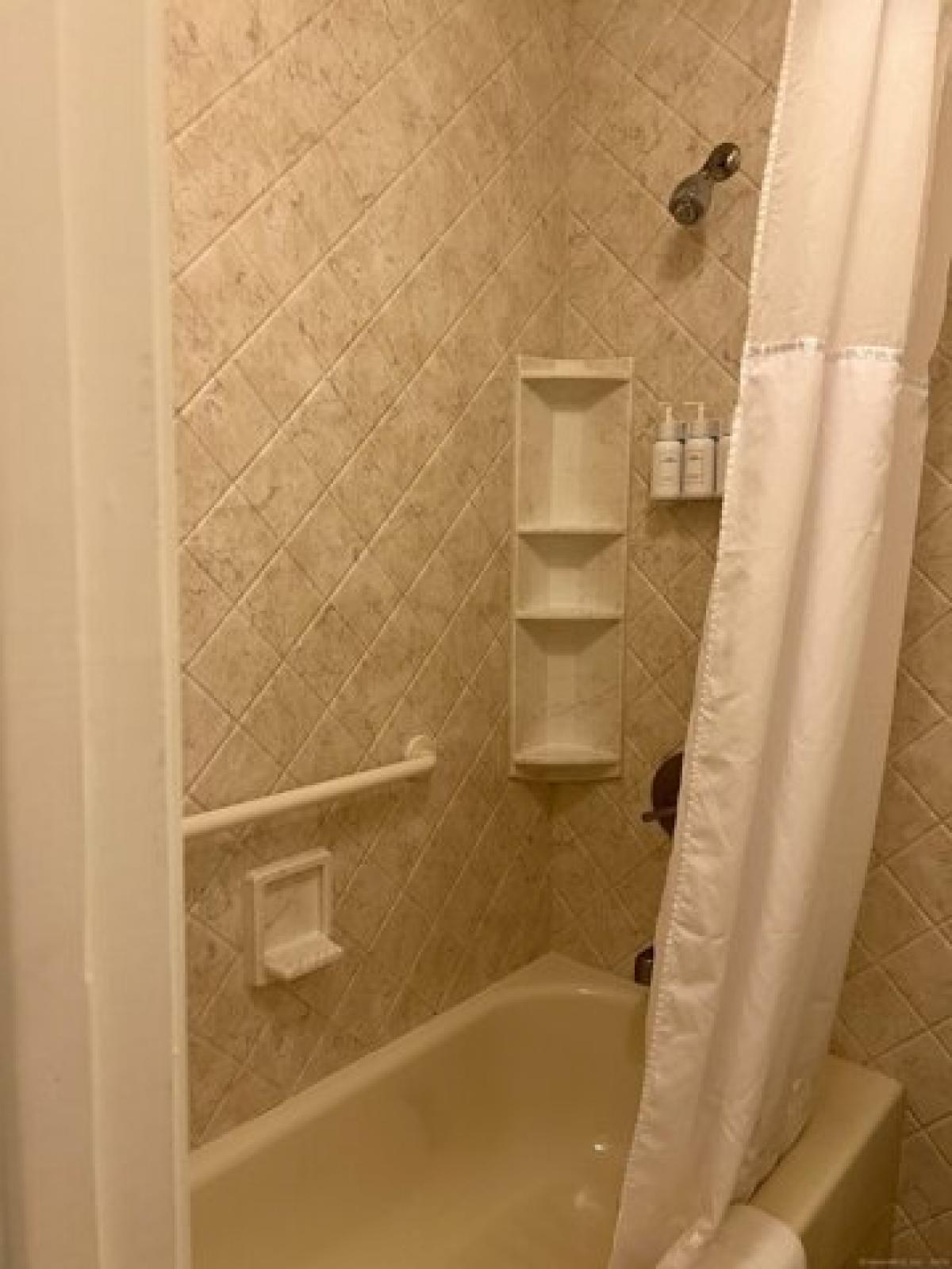 Picture of Home For Sale in Norwich, Connecticut, United States