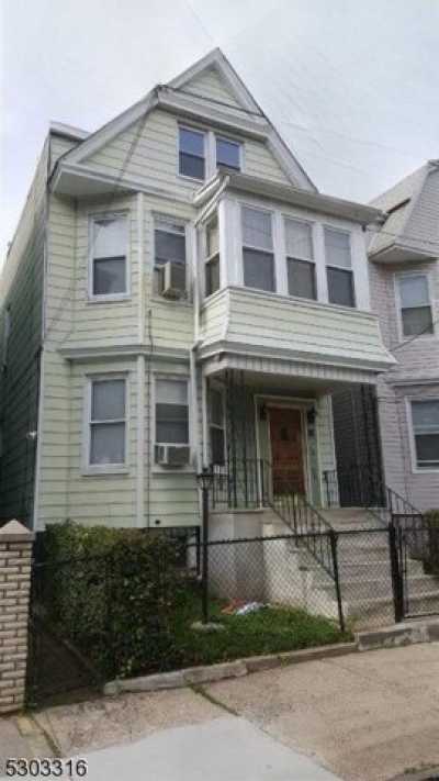 Home For Sale in Jersey City, New Jersey