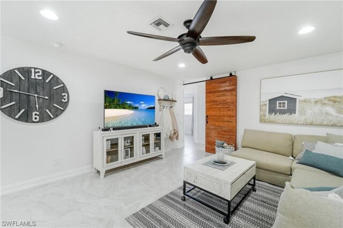 Picture of Home For Sale in Cape Coral, Florida, United States