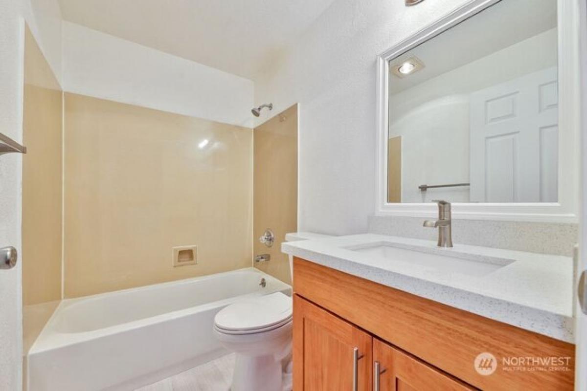 Picture of Home For Sale in Bellevue, Washington, United States