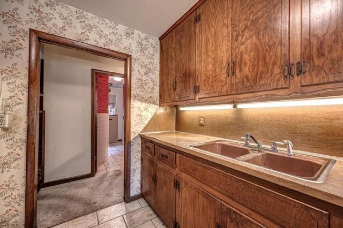 Picture of Home For Sale in Guthrie, Oklahoma, United States