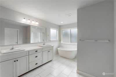 Home For Sale in Puyallup, Washington