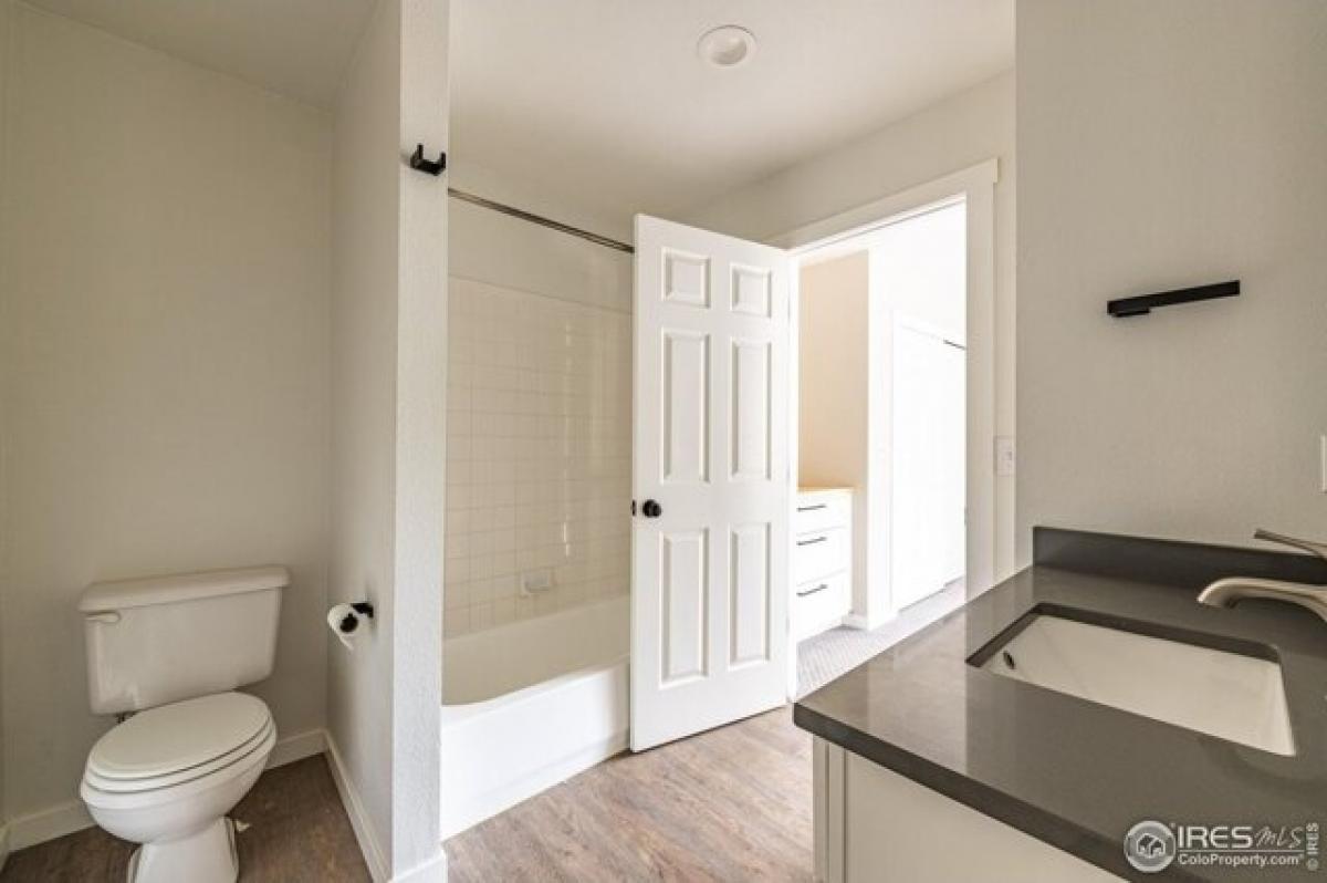 Picture of Home For Sale in Longmont, Colorado, United States