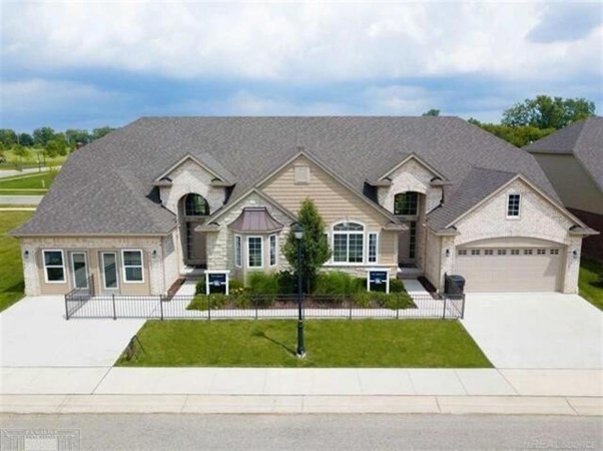 Picture of Home For Sale in Warren, Michigan, United States