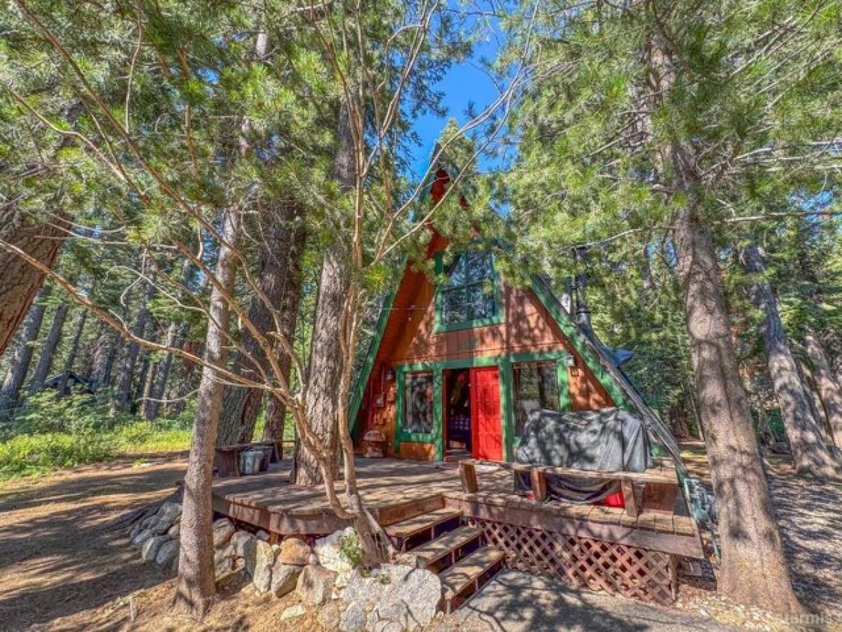 Picture of Home For Sale in South Lake Tahoe, California, United States