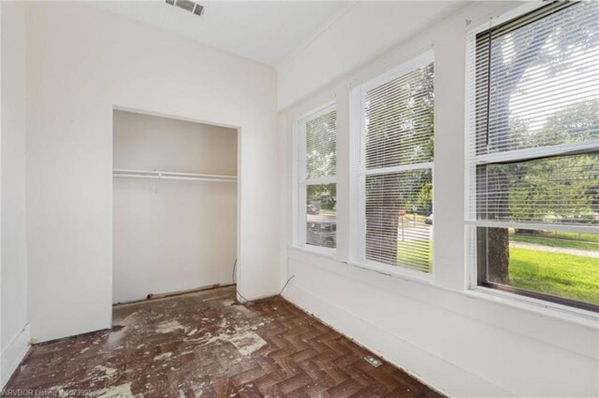 Picture of Home For Sale in Fort Smith, Arkansas, United States