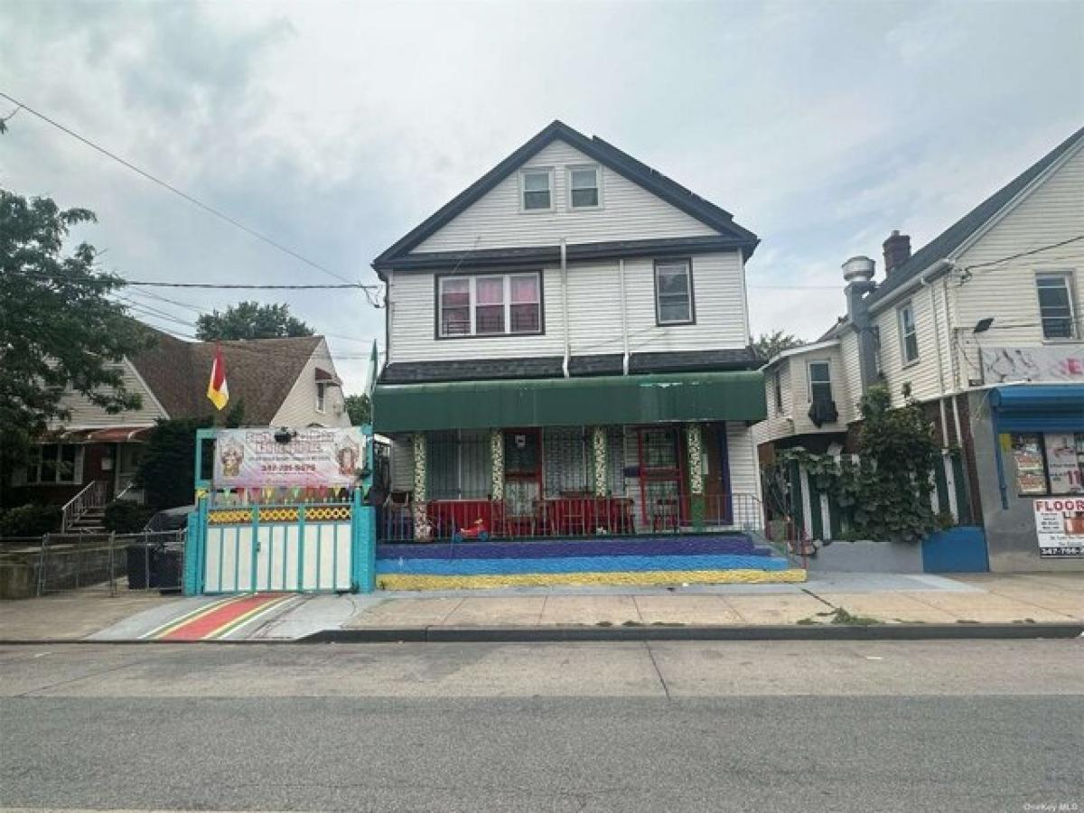 Picture of Home For Sale in Jamaica, New York, United States