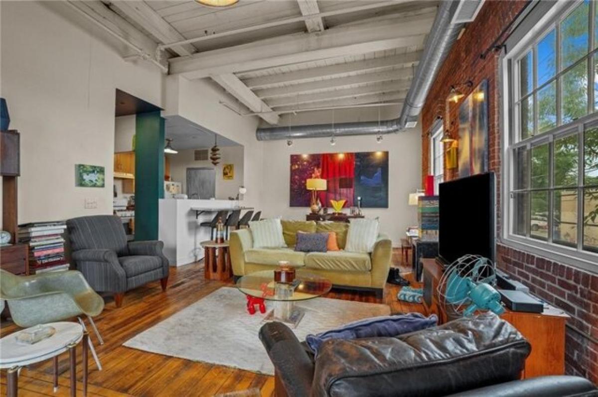 Picture of Home For Sale in Providence, Rhode Island, United States