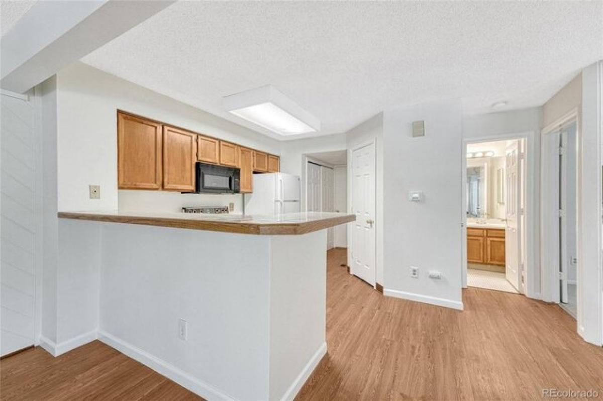 Picture of Home For Sale in Aurora, Colorado, United States