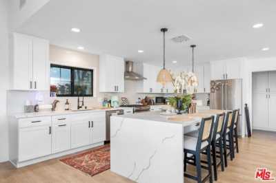 Home For Sale in Woodland Hills, California