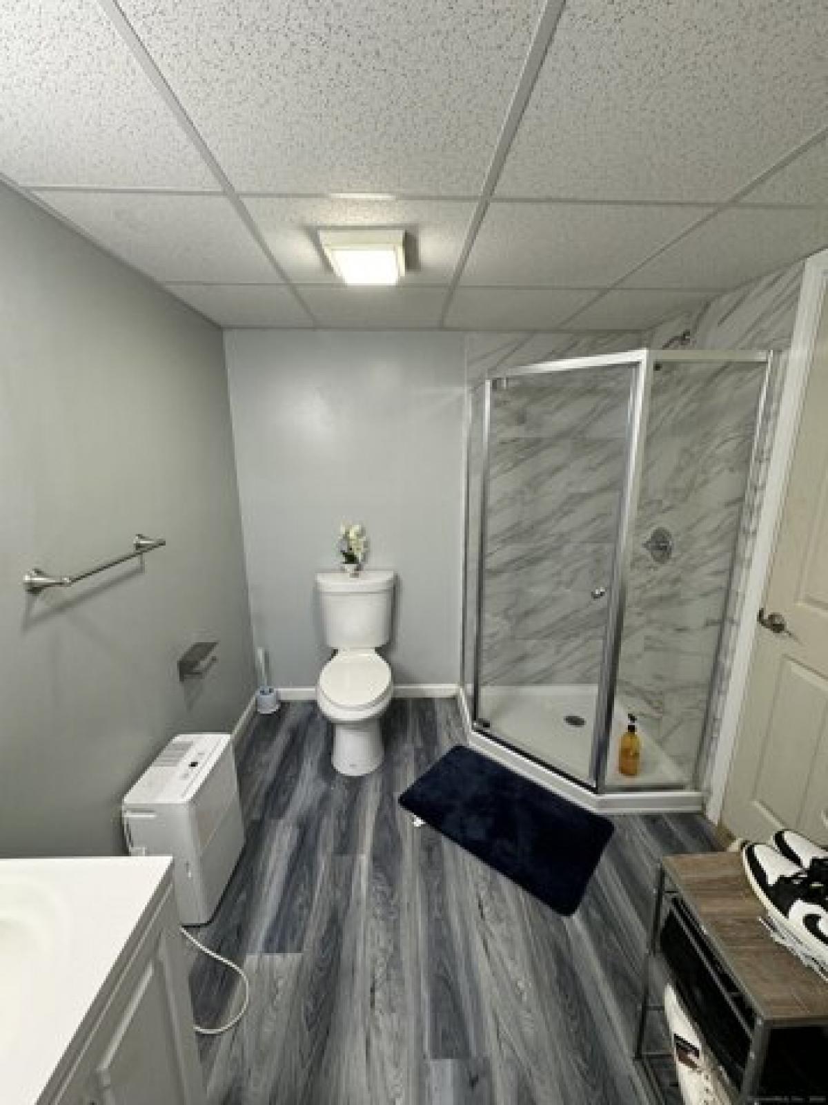 Picture of Home For Sale in Bloomfield, Connecticut, United States