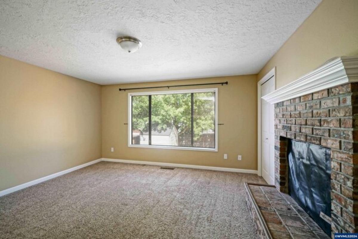 Picture of Home For Sale in Salem, Oregon, United States