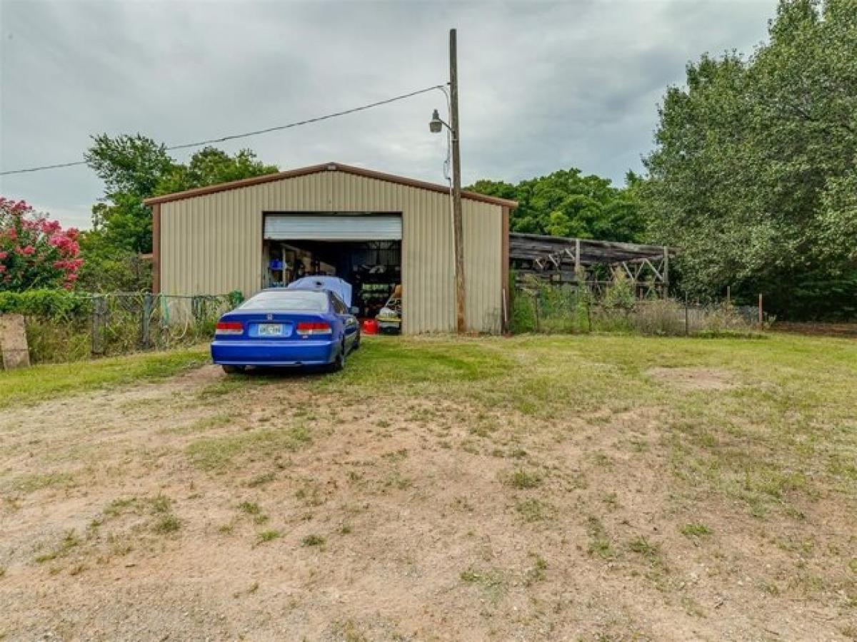 Picture of Home For Sale in Norman, Oklahoma, United States