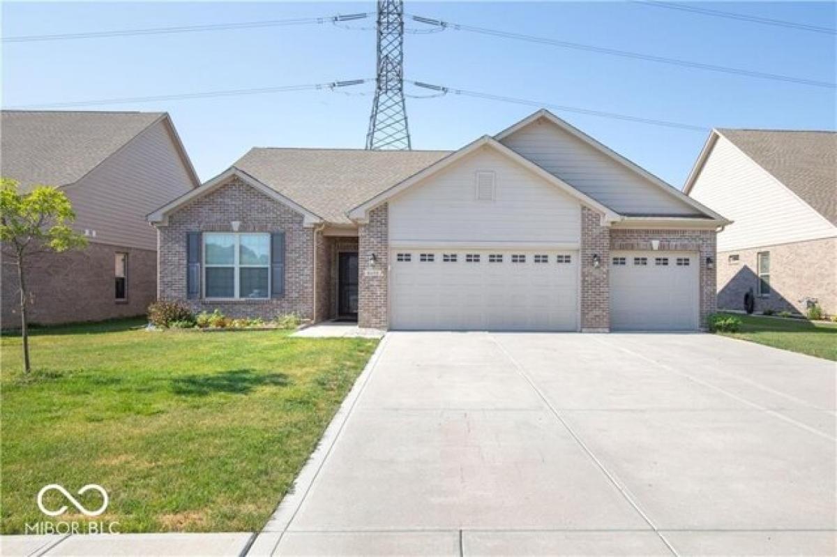 Picture of Home For Sale in Indianapolis, Indiana, United States