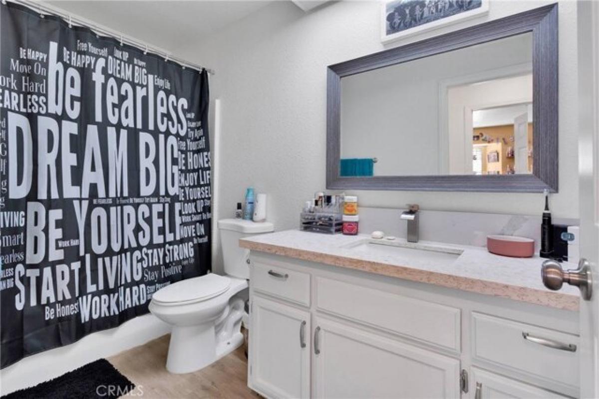 Picture of Home For Sale in Hesperia, California, United States