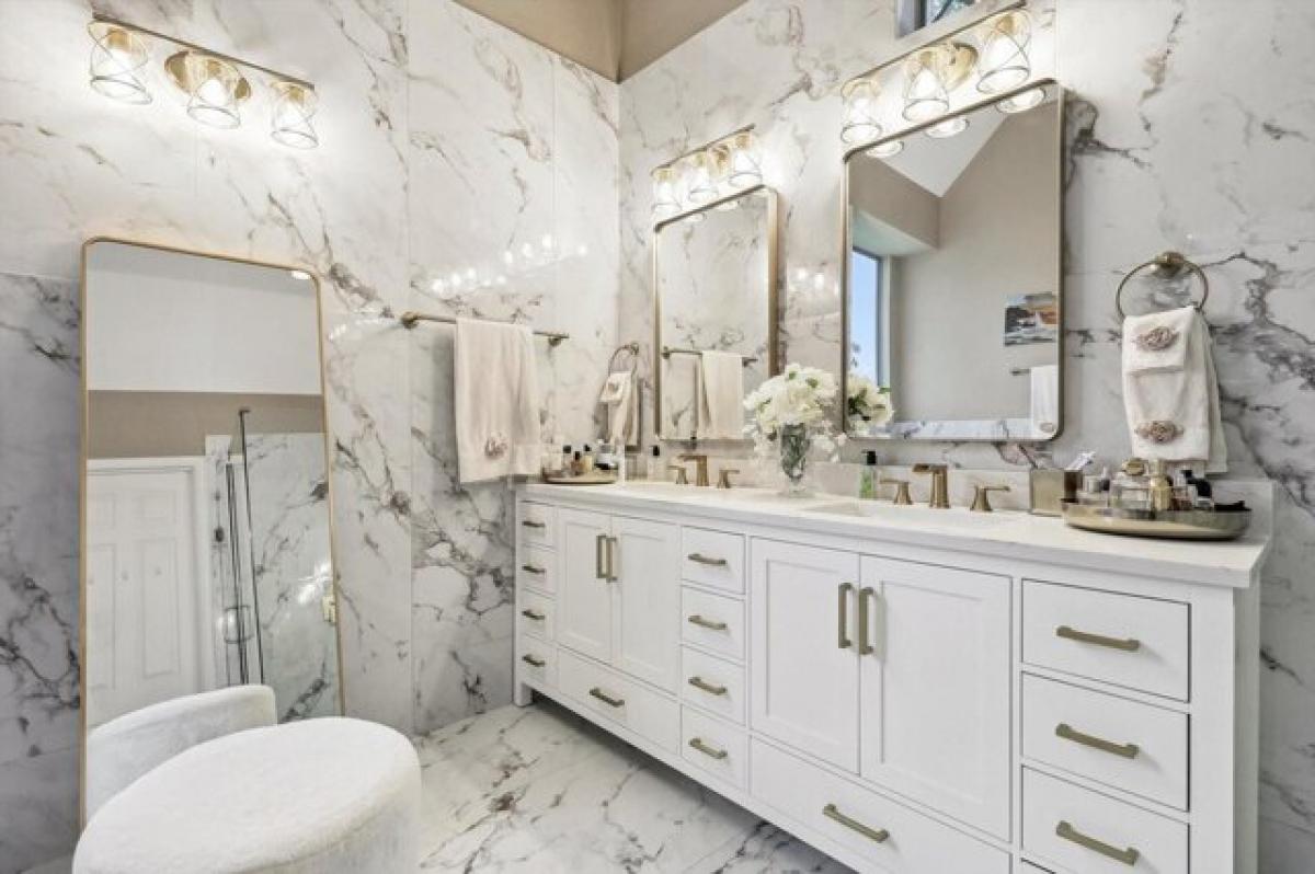 Picture of Home For Sale in Plano, Texas, United States