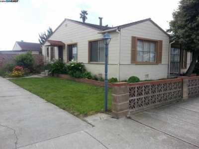 Home For Sale in Hayward, California