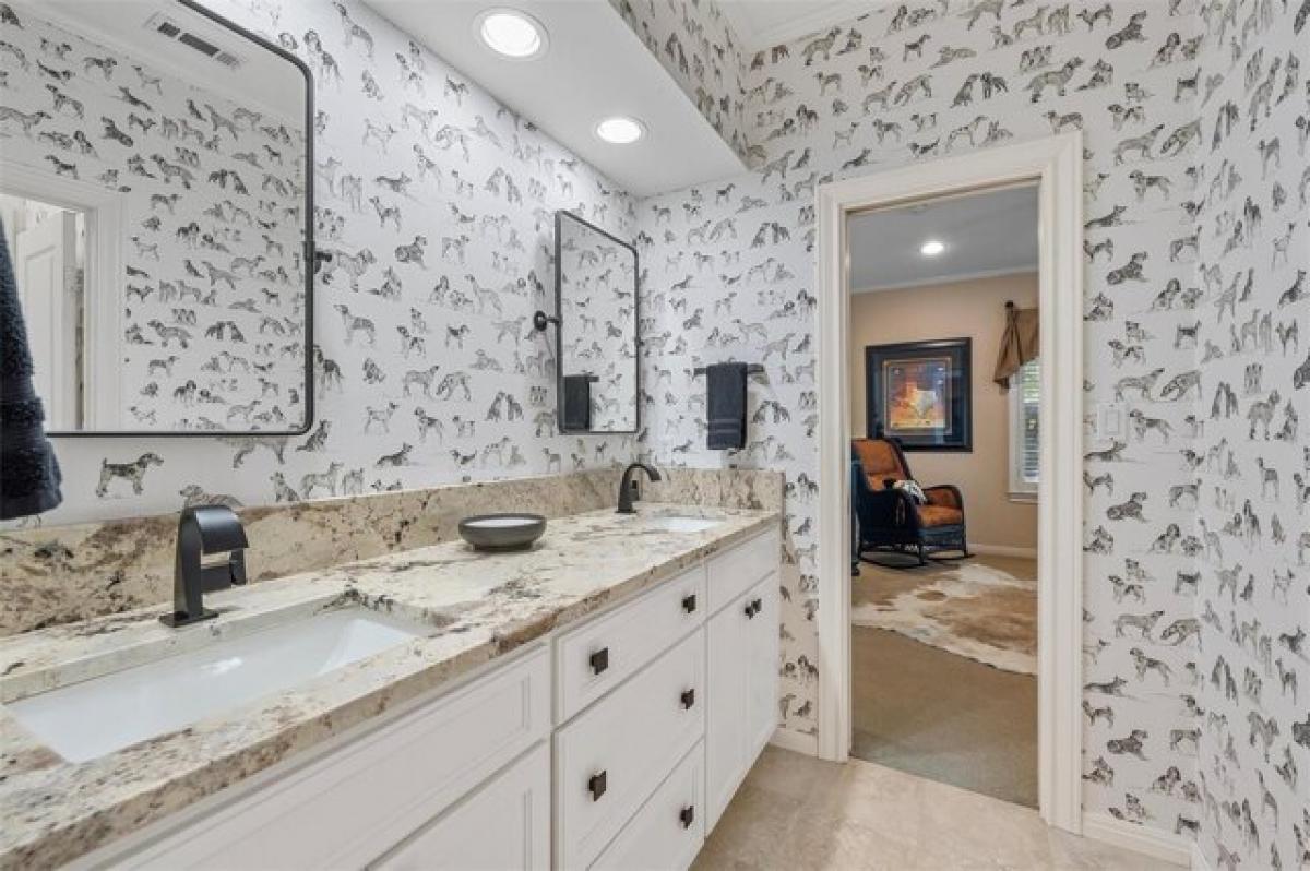 Picture of Home For Sale in Woodway, Texas, United States