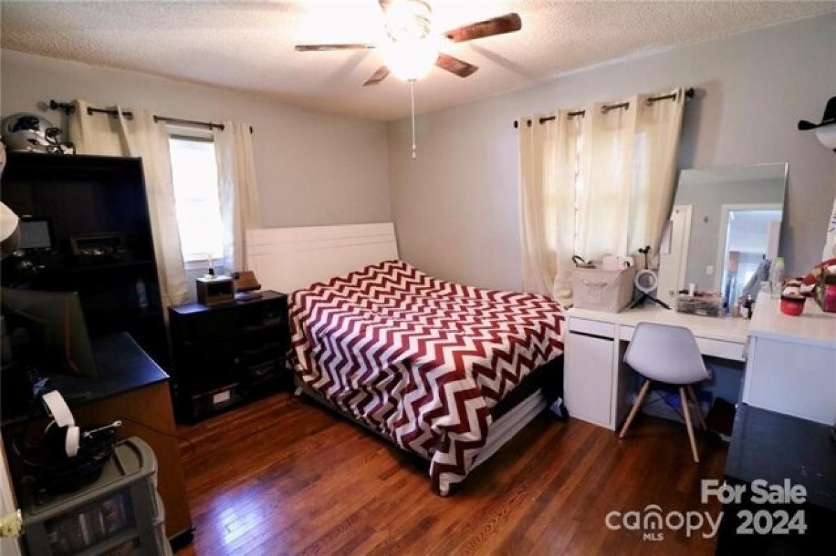 Picture of Home For Sale in Gastonia, North Carolina, United States