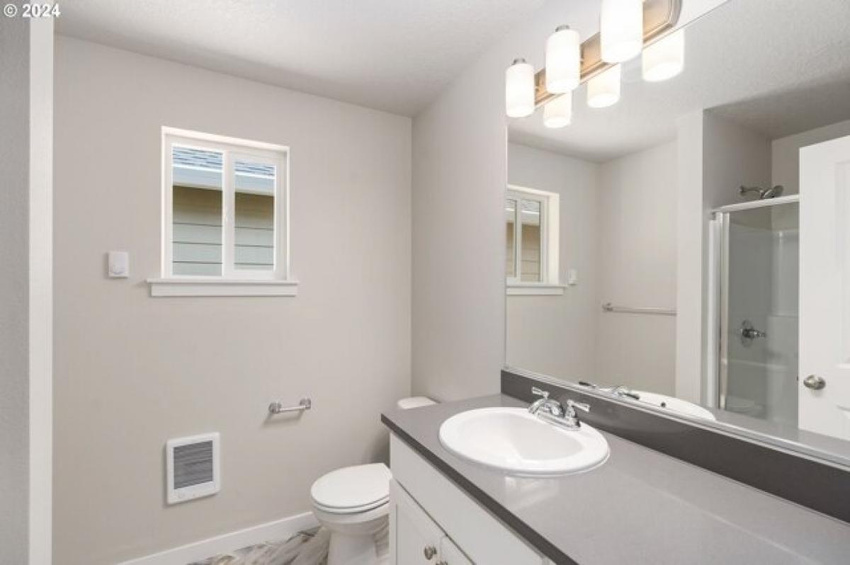 Picture of Home For Sale in Portland, Oregon, United States