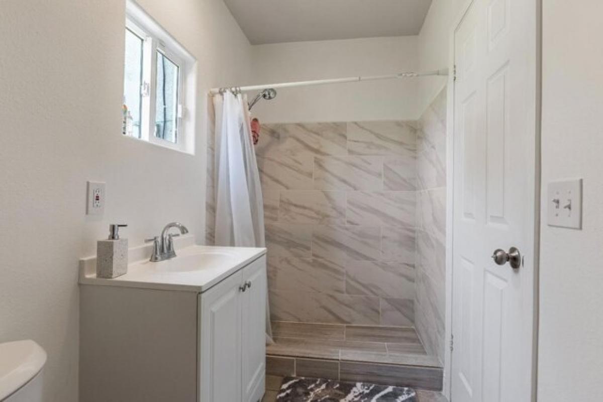 Picture of Home For Sale in Modesto, California, United States