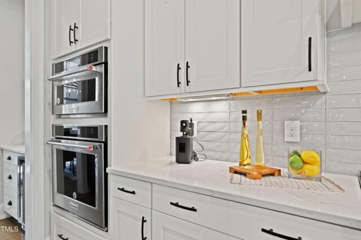 Picture of Home For Sale in Cary, North Carolina, United States