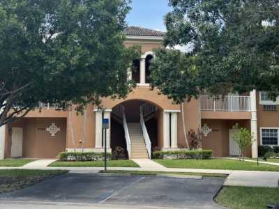 Home For Sale in Port Saint Lucie, Florida